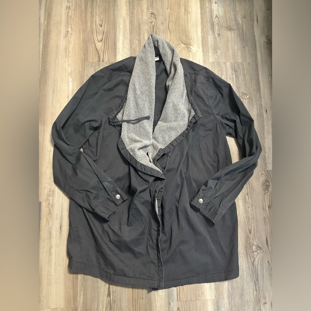 Supply Gray Size L pit to pit 22, length 29